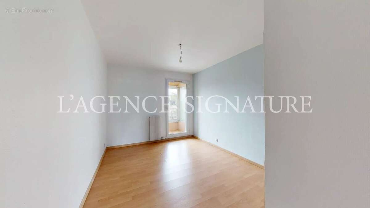 Le Cannet - Les Mimosas - "ADELIA" - 3p traversant de 61m² à moderniser - terrasse - photo 9