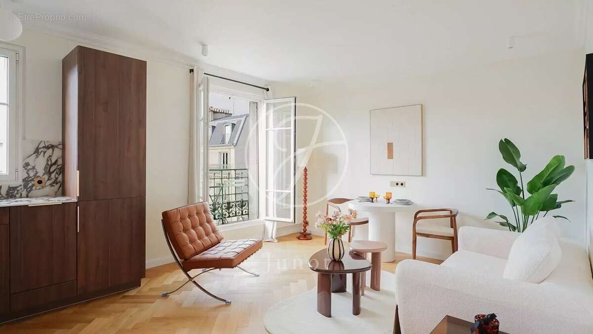 Appartement à PARIS-6E