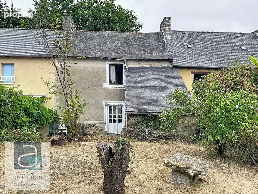 Maison de bourg à rénover avec jardin et dépendances - Le charme authentique de Guenroc - photo 9