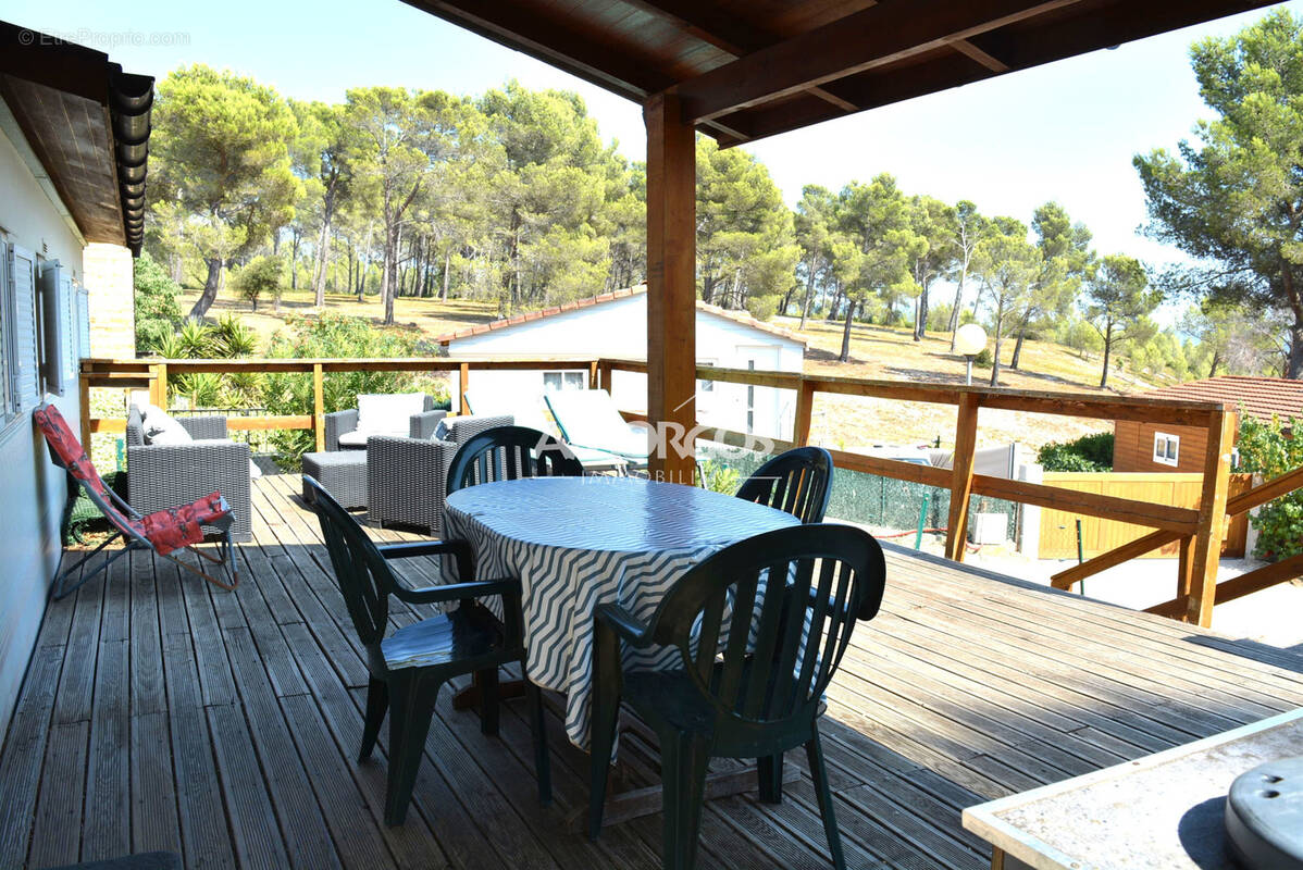 Maison à LE CASTELLET