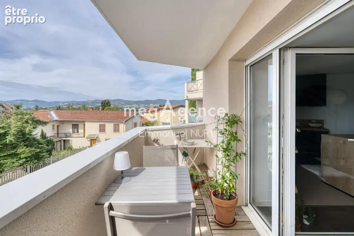 Cœur de Saint Genis-les-Ollières – T4 duplex avec balcon, parking & possibilitè garage - photo 8