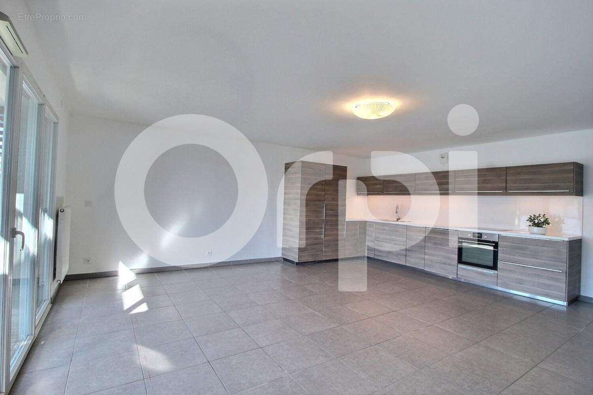 Appartement à CHENS-SUR-LEMAN