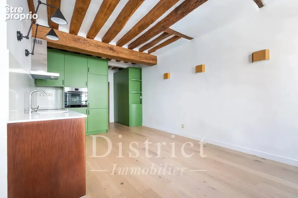 Hôtel de Ville - Rambuteau / Appartement rénové de 45 m² avec terrasse - photo 4