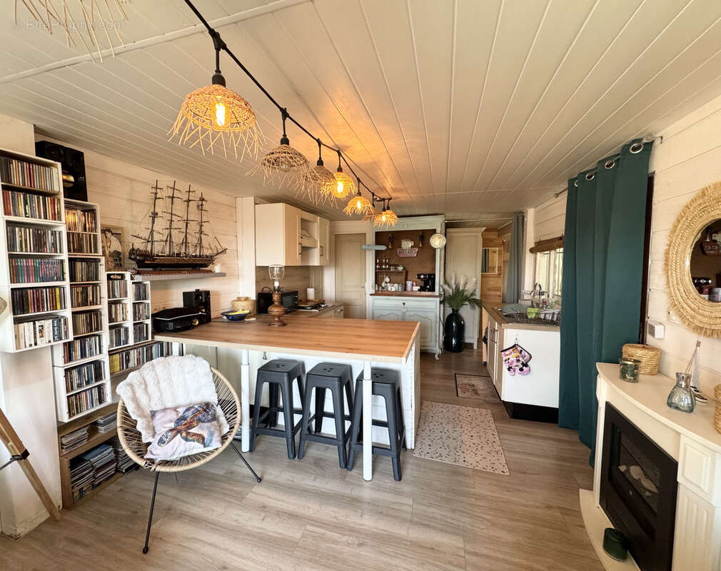 Maison à BORMES-LES-MIMOSAS