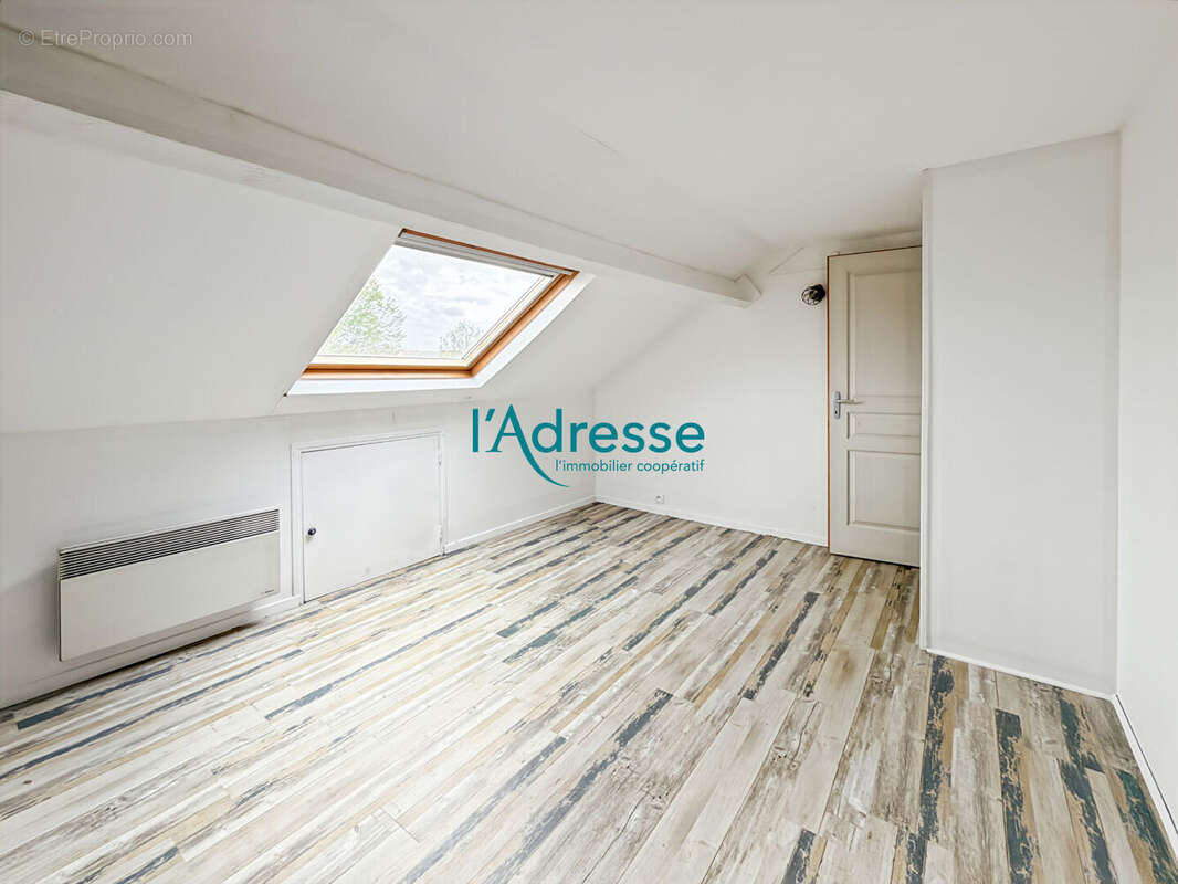 Maison à OINVILLE-SUR-MONTCIENT