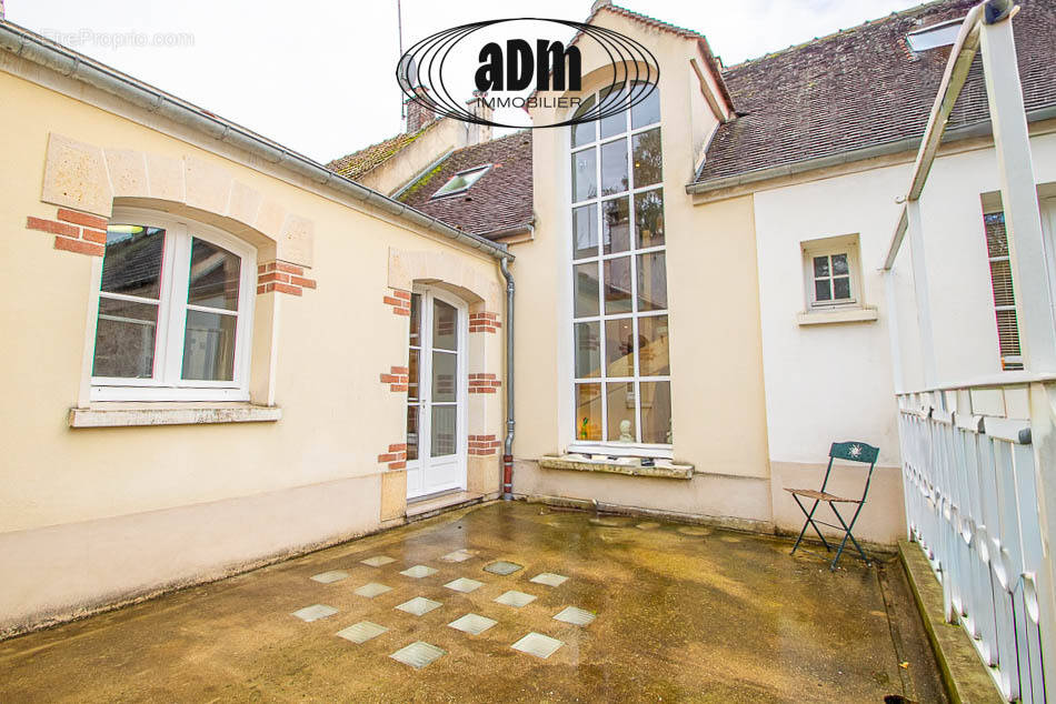 Maison à CRECY-LA-CHAPELLE