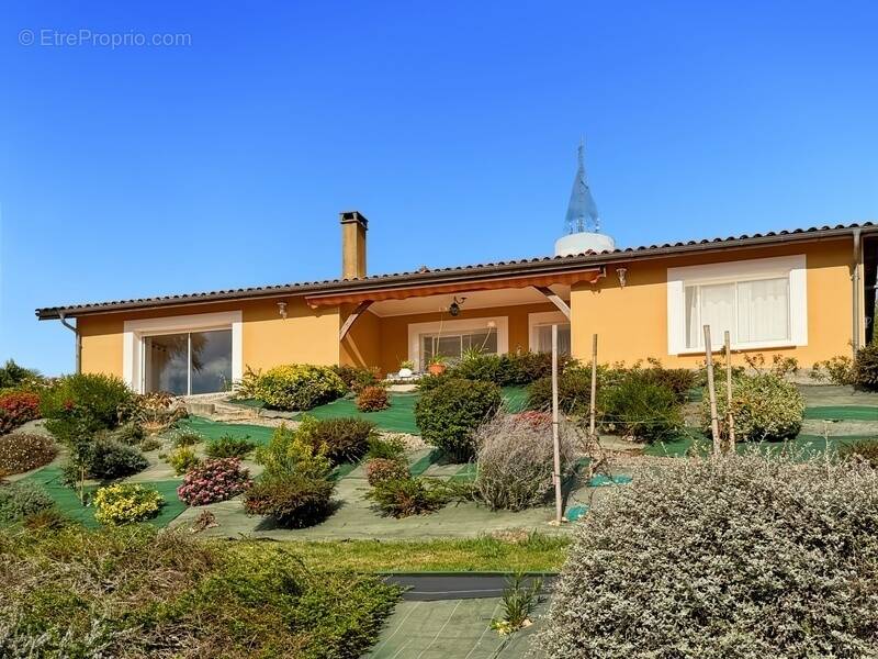 Maison à CASTELNAVET