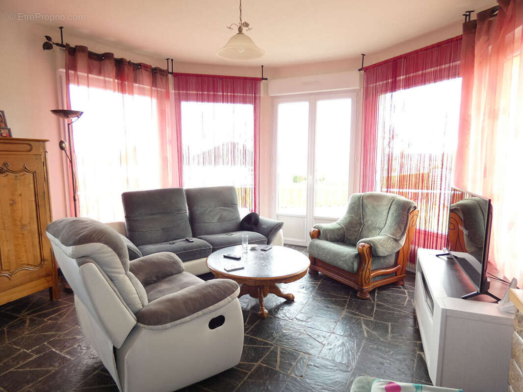 Maison à SAINT-HILAIRE-DU-HARCOUET