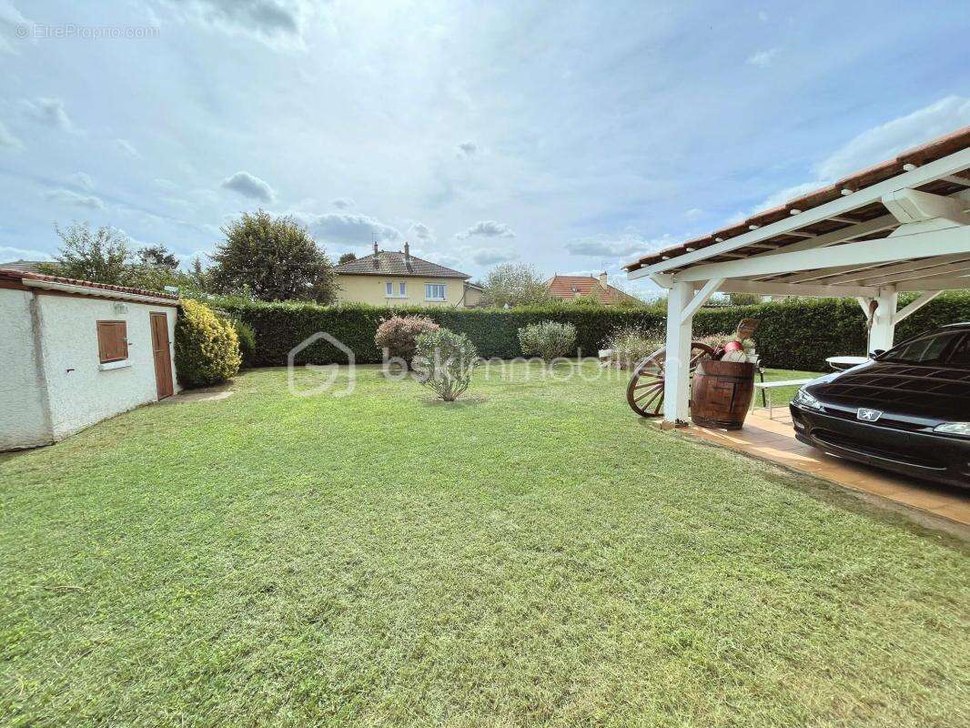 Maison à SAINT-BONNET-DE-MURE