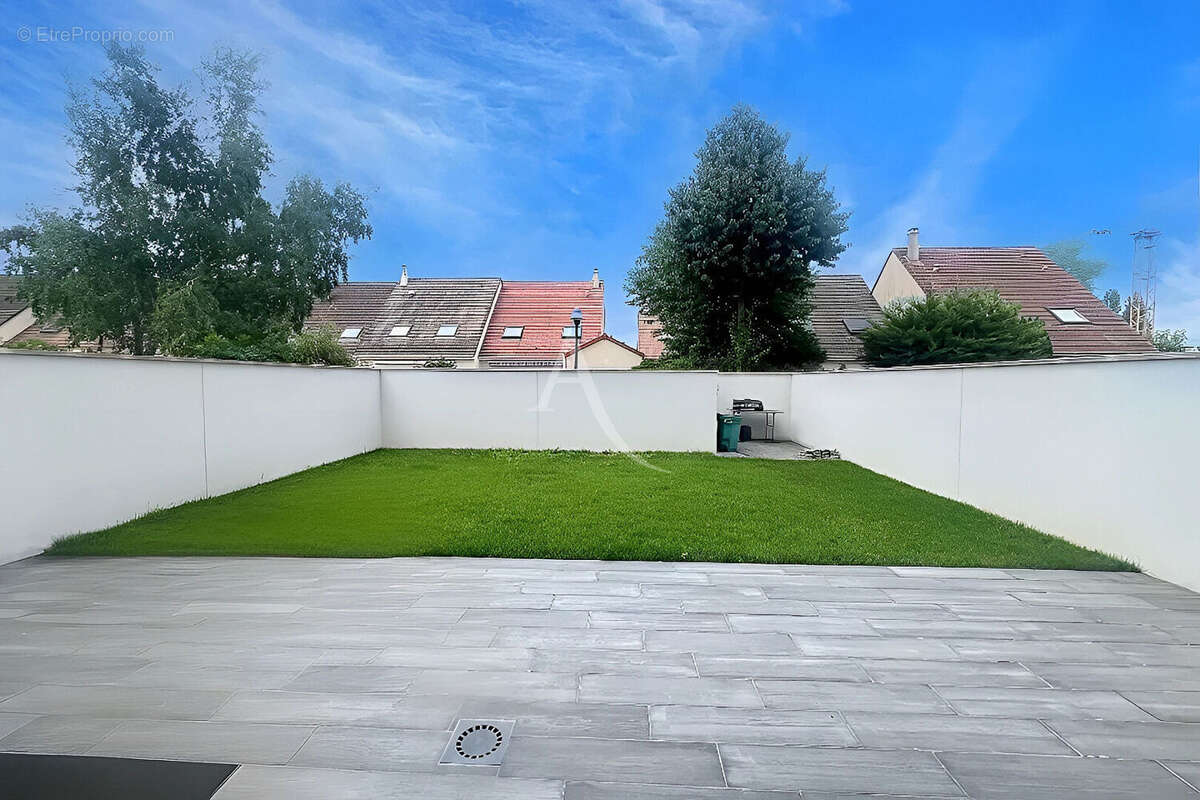 Maison à ROISSY-EN-BRIE