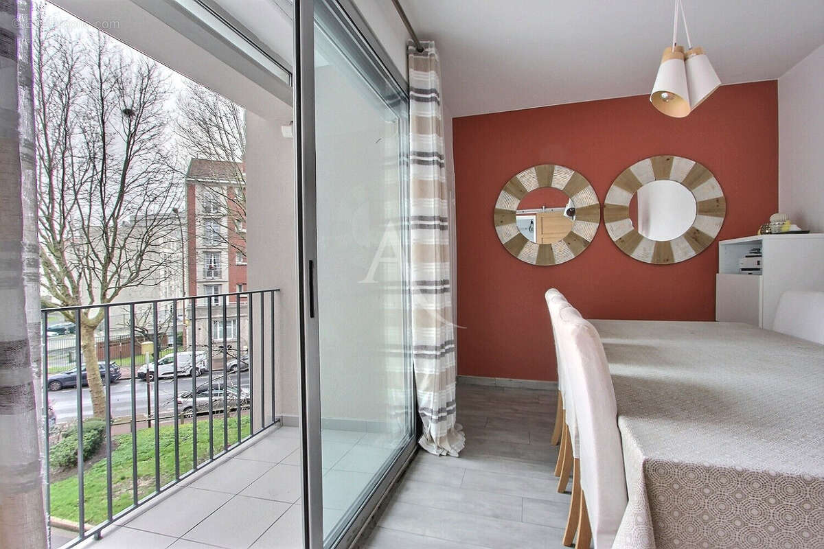 Appartement à VILLENEUVE-LA-GARENNE