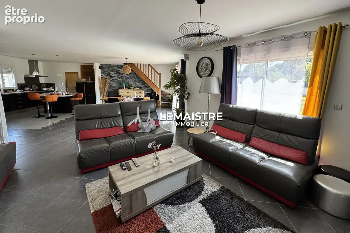 PROCHE GODERVILLE - Maison familiale 157 m² - Plain-pied - 4 garages - Terrain 2 000 m² - photo 6