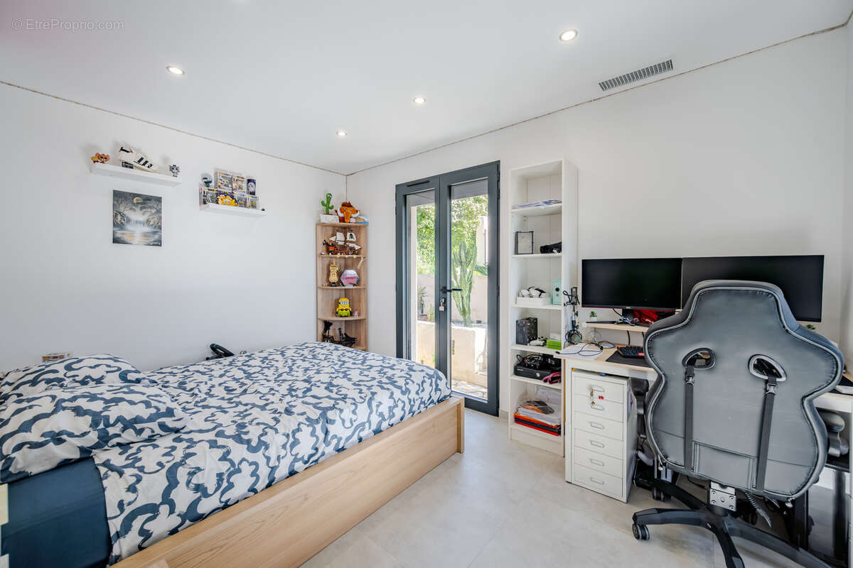 Maison à LA VALETTE-DU-VAR