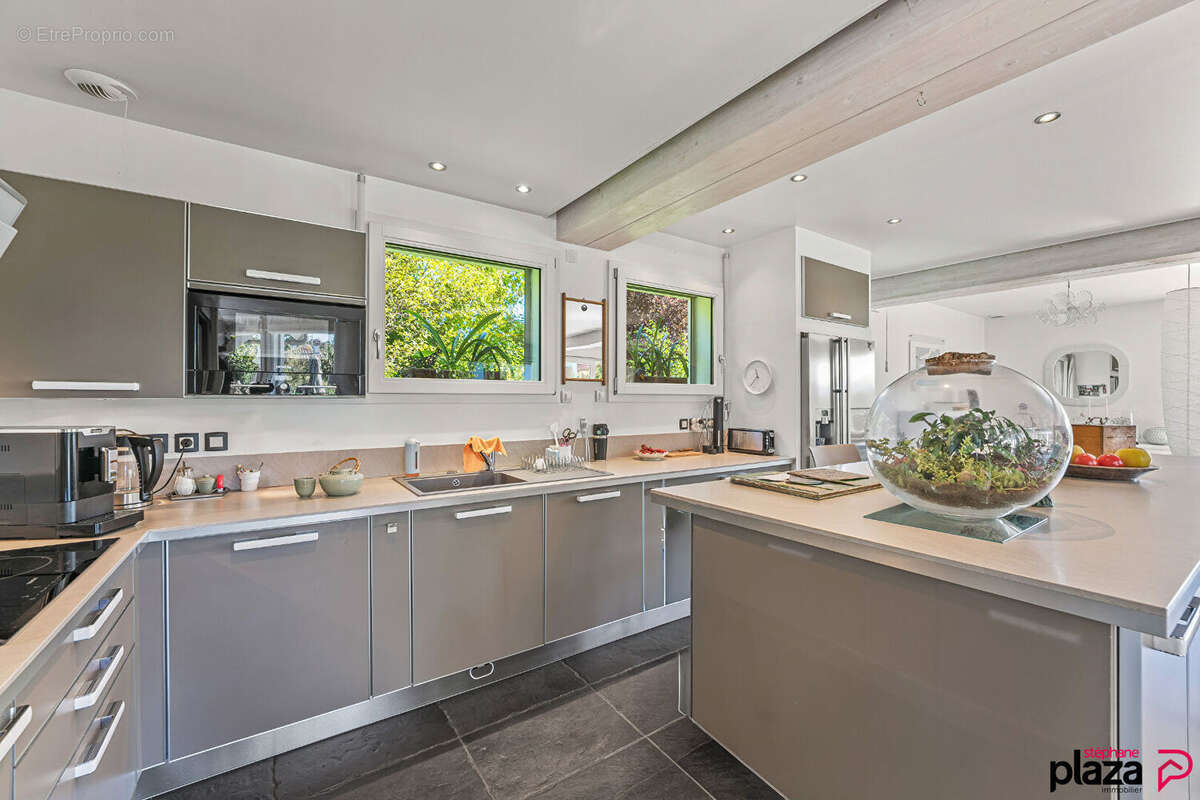 Maison à PREVESSIN-MOENS