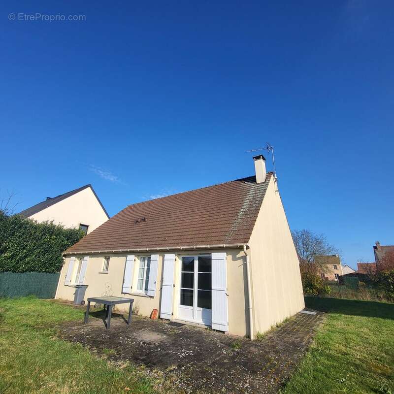 Maison à ETREPAGNY