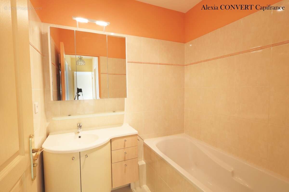 Appartement à vendre 5 pièces garage+ cave + parking BOURG EN BRESSE (01) - photo 14
