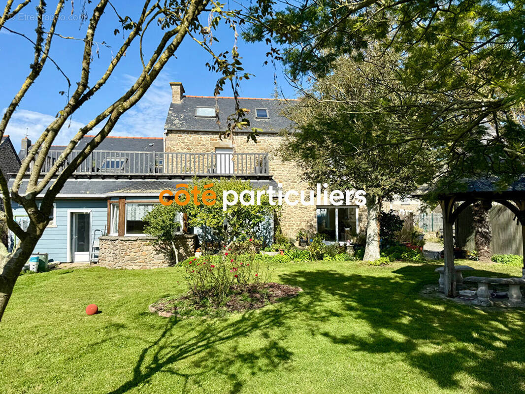 Maison à SAINT-MELOIR-DES-ONDES