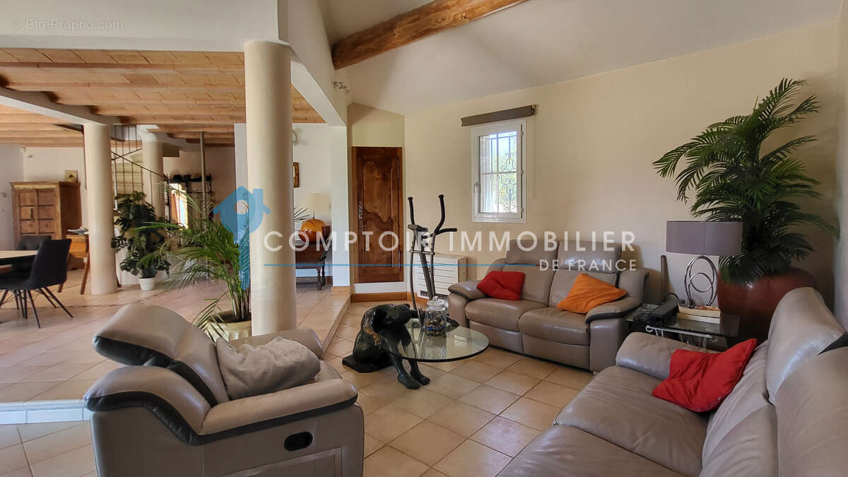 DPT GARD (30), à vendre, UZES proche, maison individuelle type 7, 203m2 habitables, 5 chambres, piscine, garag - photo 12
