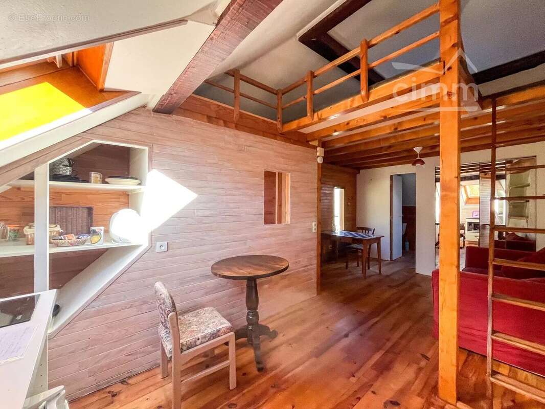 Maison à LA TERRASSE