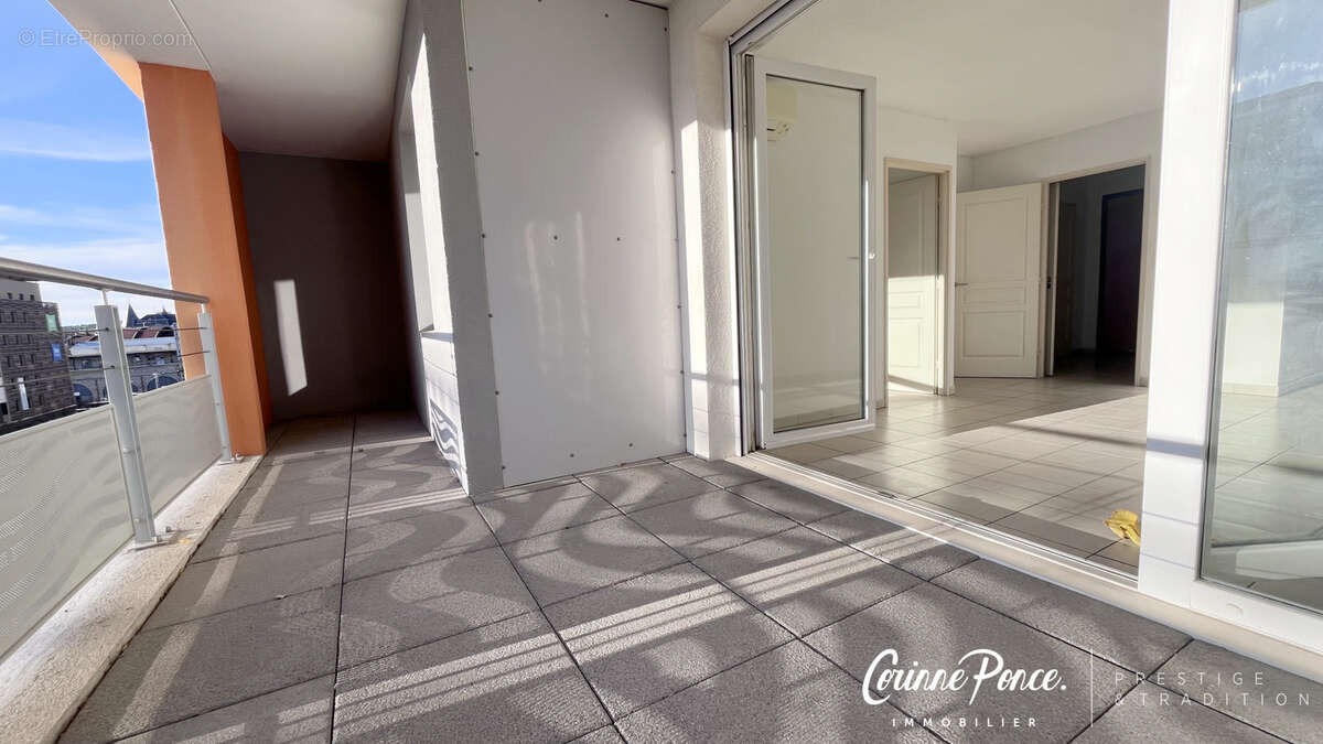 Nimes centre quartier gare  p3 76m2  ascenseur terrasse et garage propose par corinne ponce immo - photo 2