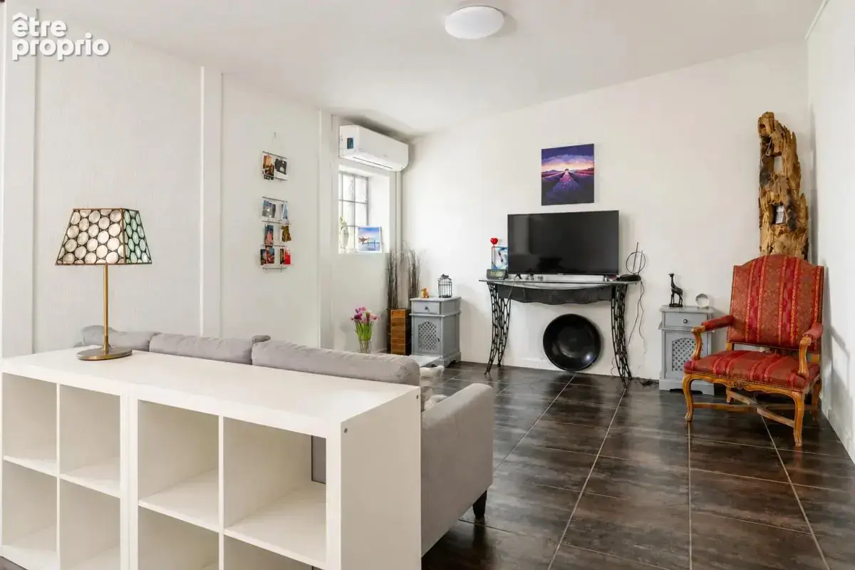 Plaissan (34230) – ensemble immobilier – 5 appartements – terrain 1 055 m² – piscine – potentiel locatif - photo 8