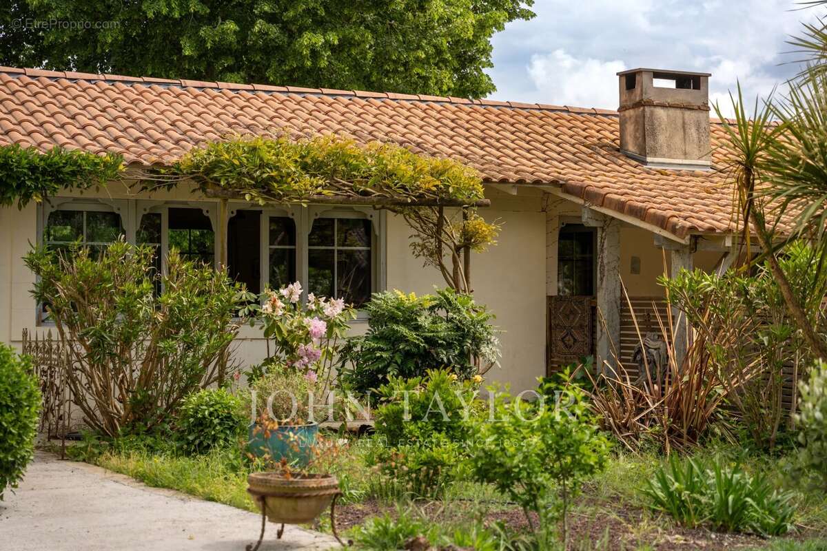 Maison à PARENTIS-EN-BORN