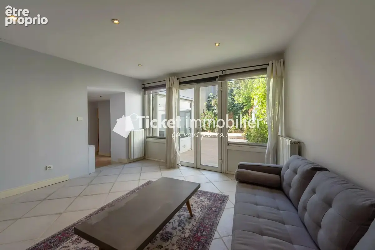 Maison de caractère 175m2 avec garage boxé - photo 10
