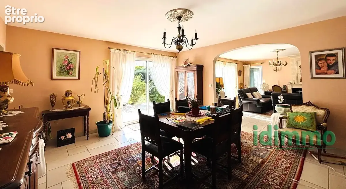 Superbe villa bourgeoise de style rethais de 180 m2 sur un terrain clos et arbore de 1122 m2. a 15 mn de la - photo 5