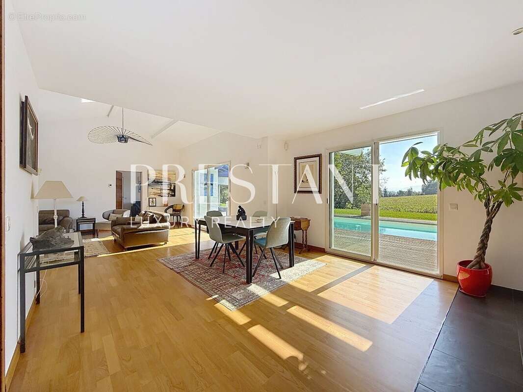 Bidart  Maison contemporaine avec piscine et vue montagne - photo 7