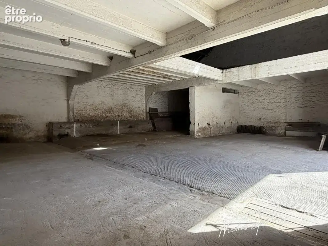 Grange de 190 m² avec jardin ? c?ur de toury - photo 5