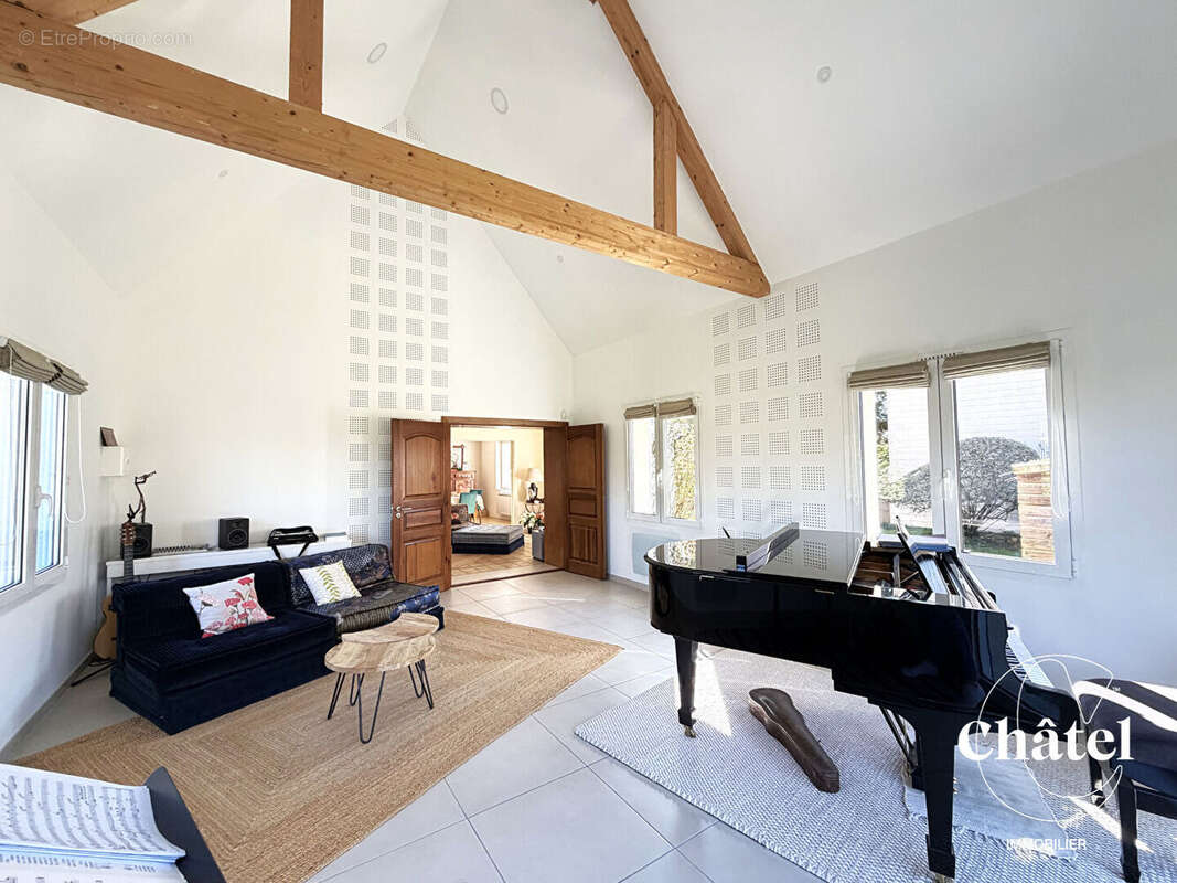 Maison à MONT-L'EVEQUE