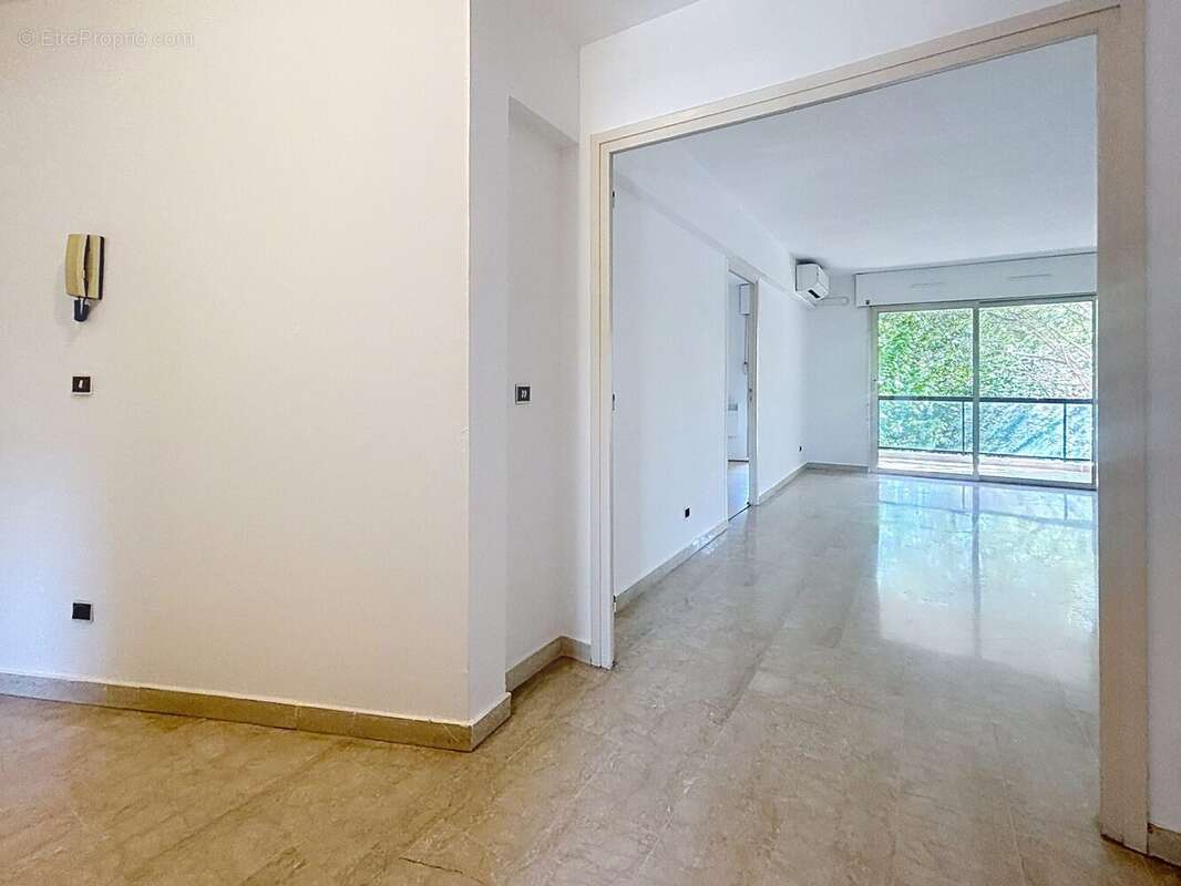 Appartement 74 m² à Mougins  - photo 4