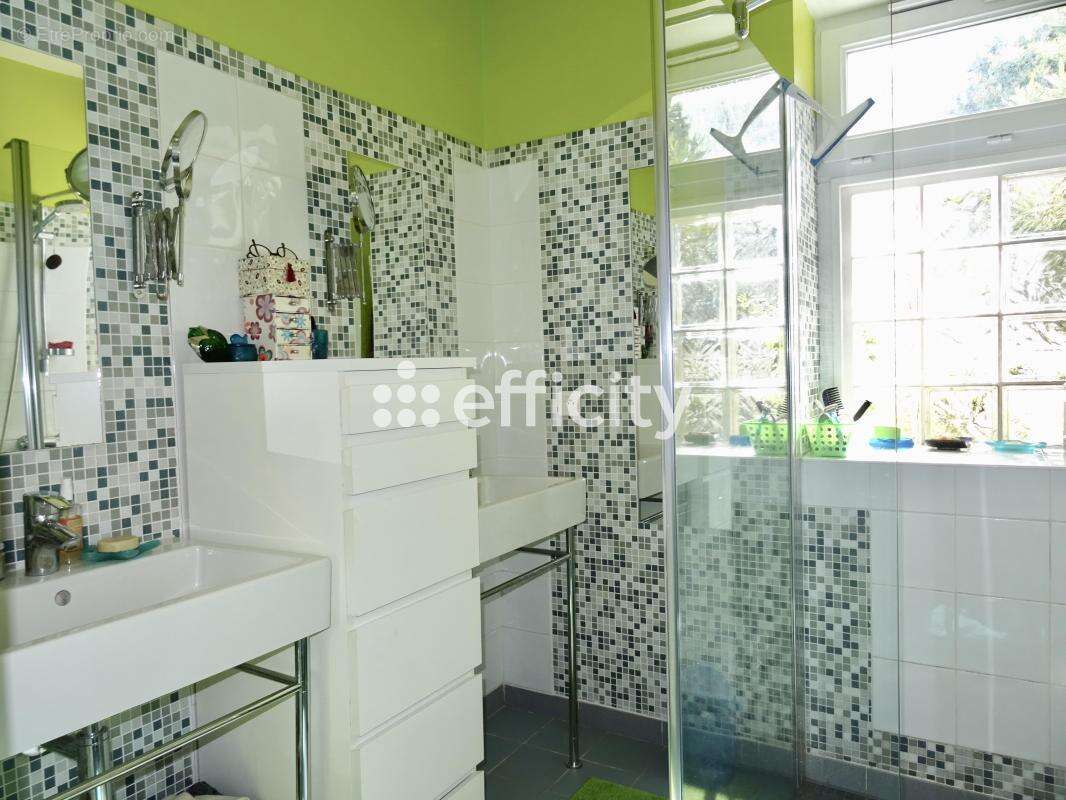 Maison 215 m² à Bourcefranc-Le-Chapus  - photo 12
