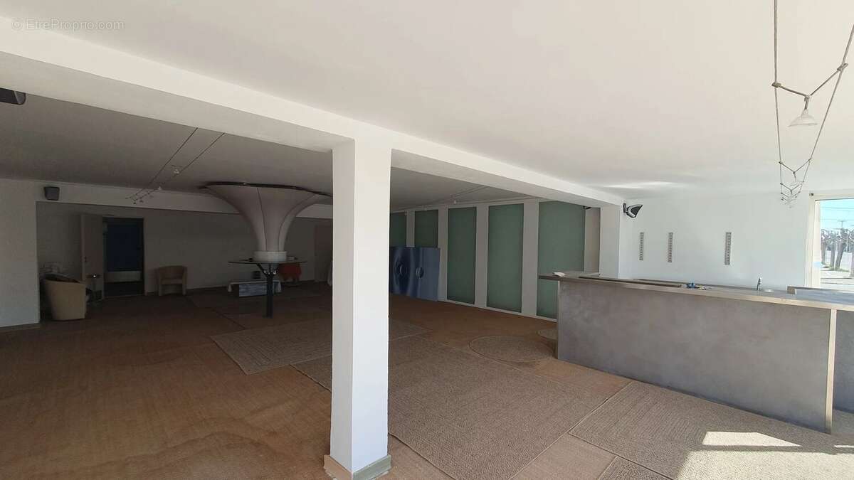 Commerce à GRUISSAN