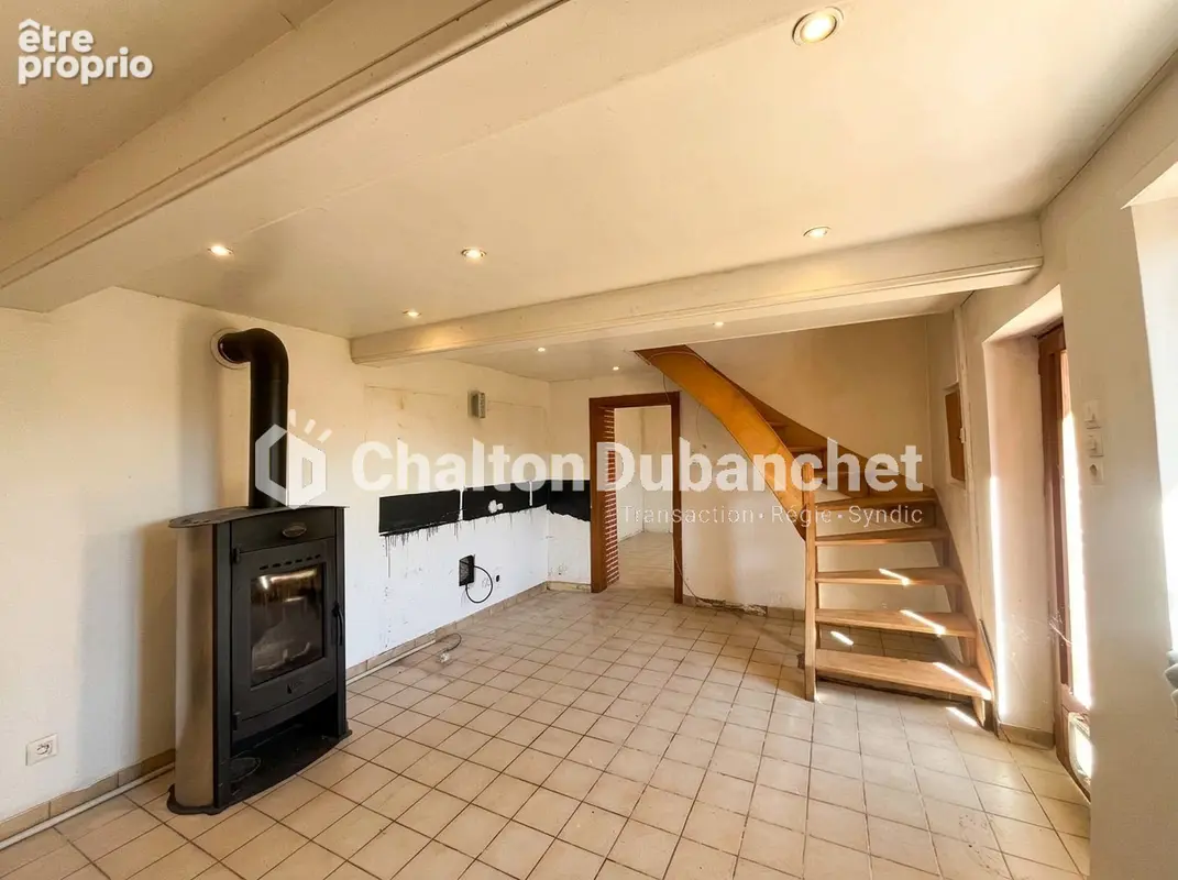 Maison 4 pièces 75 m² à vendre à Chalain-D'uzore (42600) - photo 2