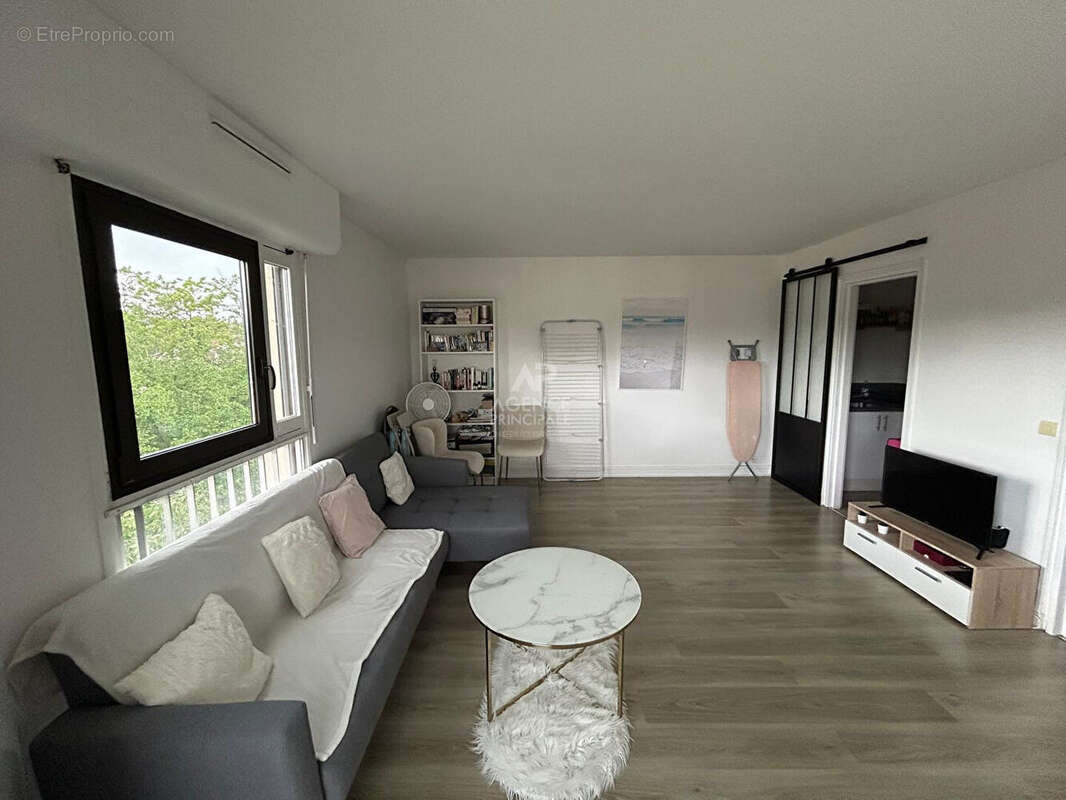 Appartement à VERNEUIL-SUR-SEINE