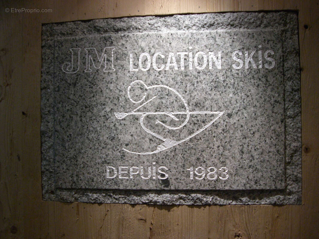 Commerce à ARACHES-LA-FRASSE