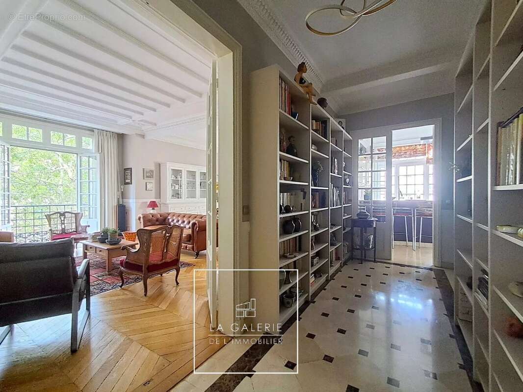 Très bel appartement familial de 145m2 au coeur du 12ème arrondissement, proche de tous les commerces et transports - photo 6