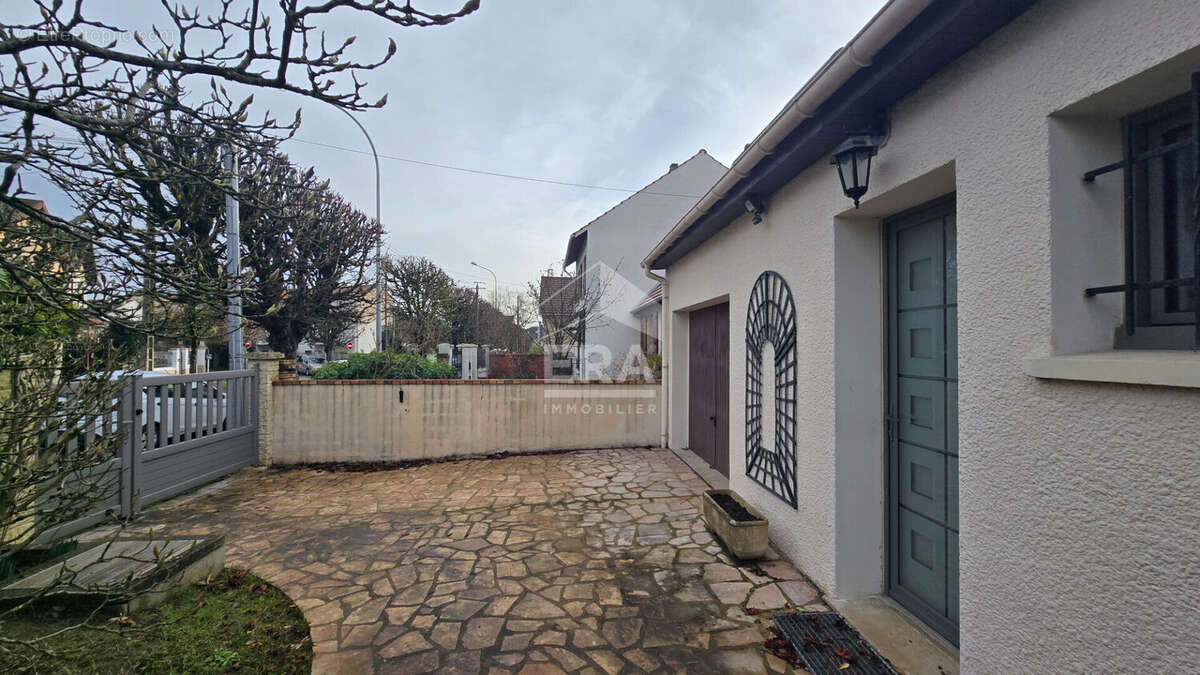 Maison à SAVIGNY-SUR-ORGE