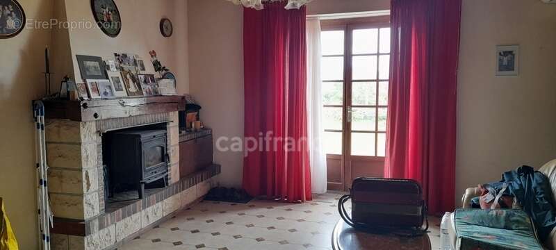 Maison à LURCY-LEVIS