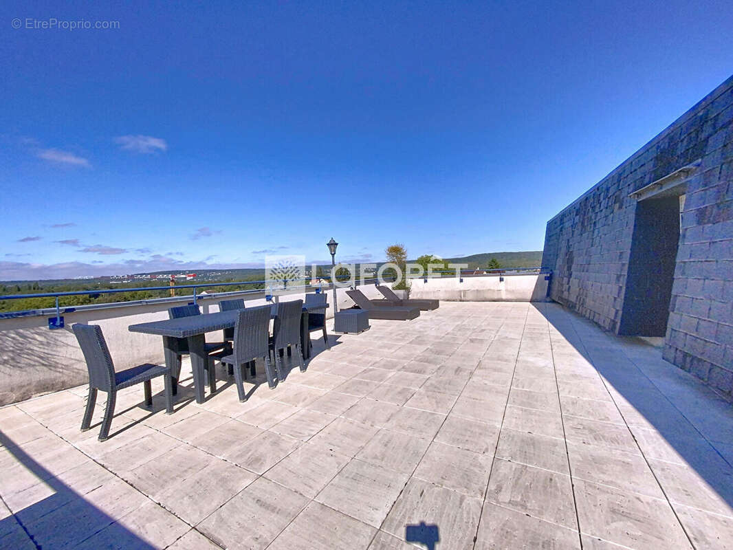 Appartement à VERNEUIL-SUR-SEINE