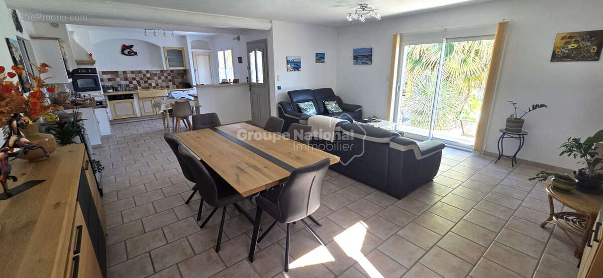 COUP DE COEUR AU ROVE! Villa de plain pied de type 4 de 112 m²  sur parcelle de terrain de 724 m² avec terrasses, piscine, cuisi - photo 4