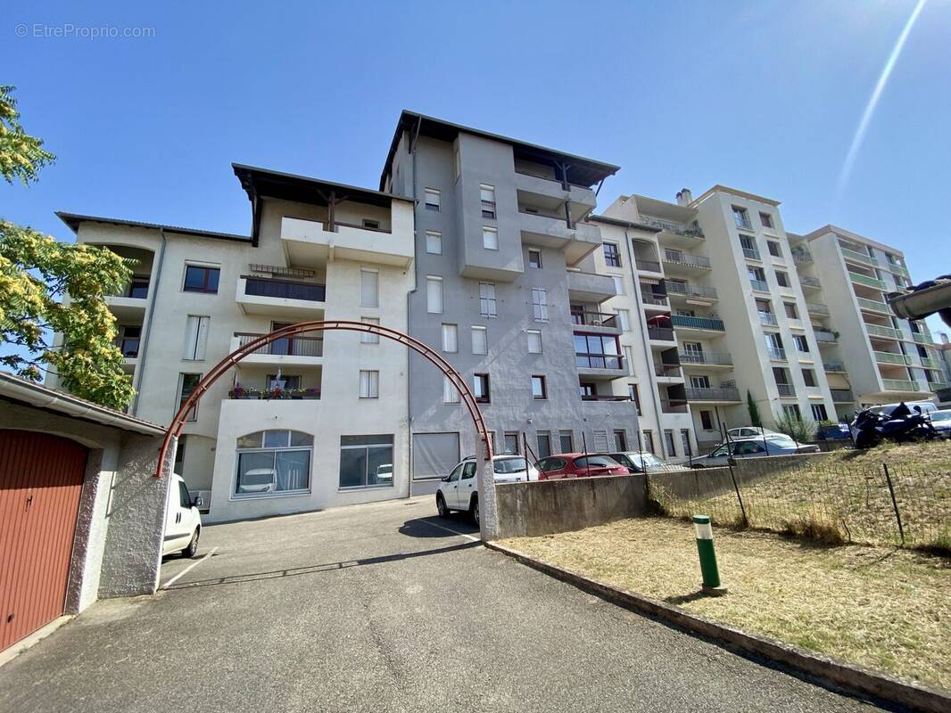 Appartement à BOURG-DE-PEAGE