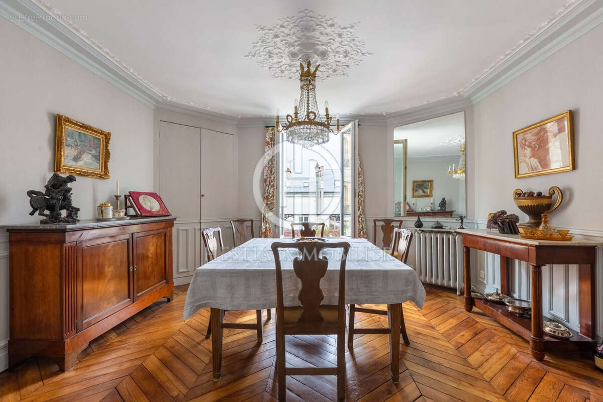 Appartement à PARIS-10E