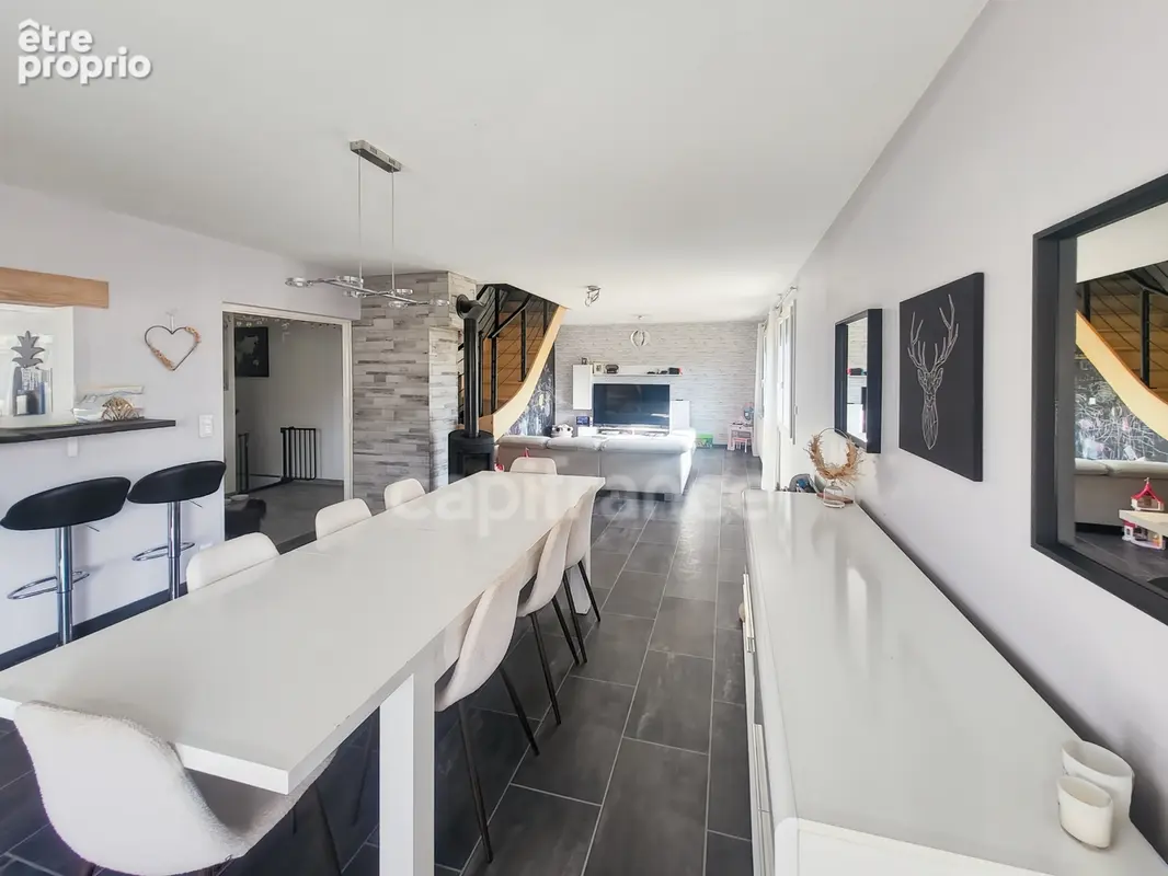 A seulement 7 minutes de Genlis, LONGCHAMP, belle maison spacieuse de 148 m² avec deux garages et piscine - photo 7