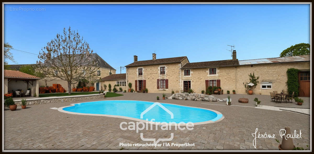 Maison en pierre à vendre 6 pièces 4 chambres + studio indépendant sur terrain 3 260 m² avec dépendances Champigny-En-Rochereau  - photo 14