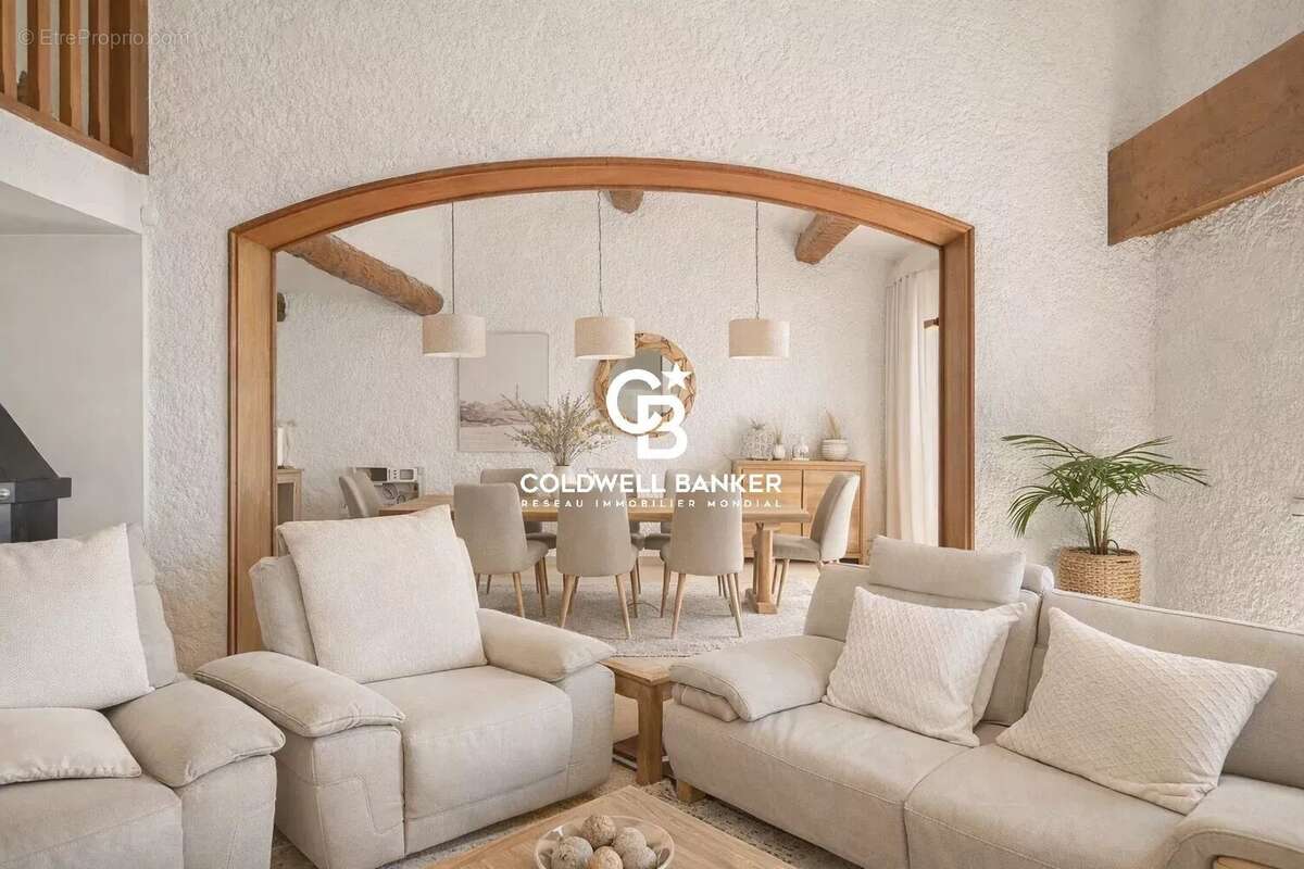 Maison à CARQUEIRANNE