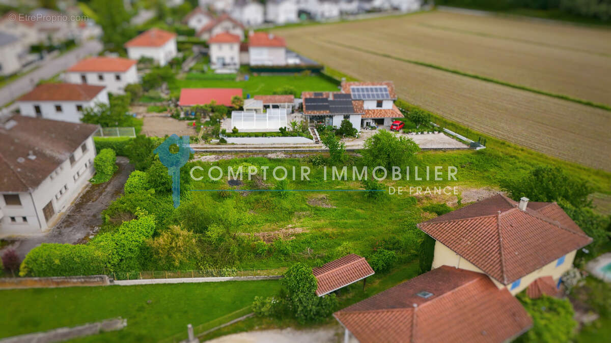 Terrain à CROLLES