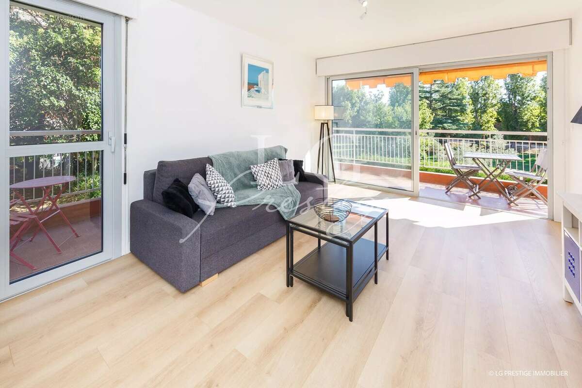 Appartement à MANDELIEU-LA-NAPOULE