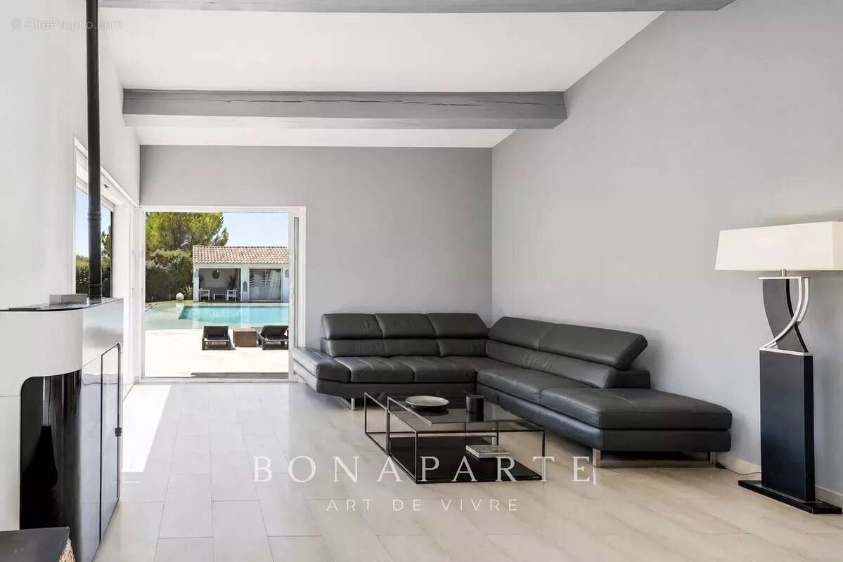 Roquebrune-sur-argens - nouveauté exclusivité propriété aux prestations haut de gamme - photo 13